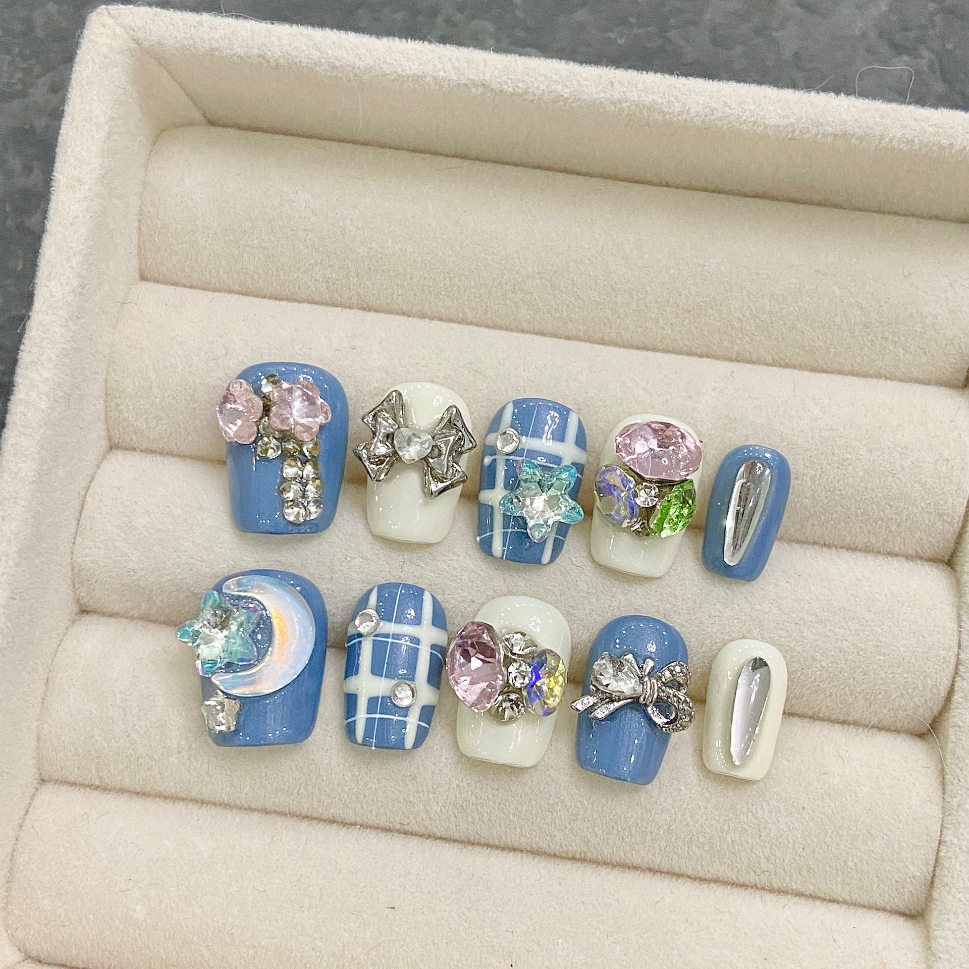 Handmade Press on Nails Shiny  - đánh giá và giá Resin Art Glitter